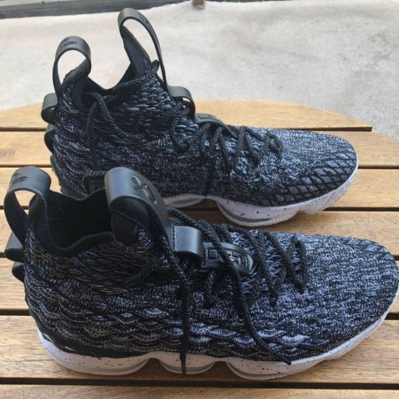 LEBRON XV - Picture 5 of 5